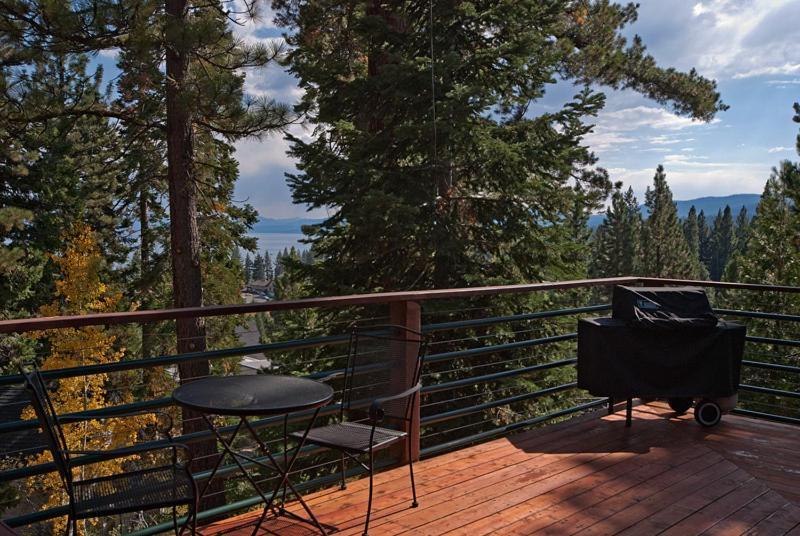 Pioneer Lake View- 4Br Easy Walk To Town Private Hot Tub - Sleeps 11 Villa Tahoe City Exterior foto